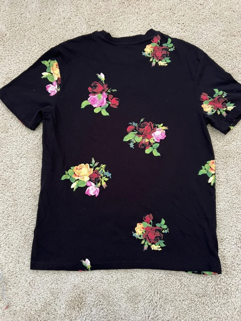 GUESS Floral Short Sleeve Shirt Men's Medium Black Crew Neck Logo Los Angeles - Picture 5 of 5